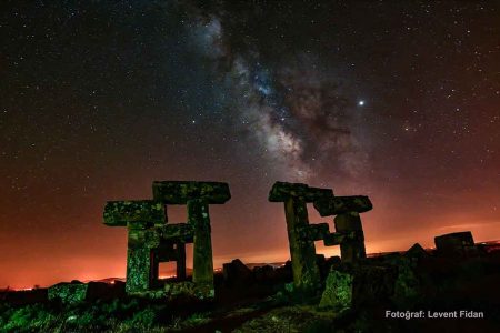 BLAUNDUS’tan AIZONAI’ye YILDIZ POZLAMA FOTOĞRAF ATÖLYESİ (10-12 Eylül 2021) BLAUNDUS’tan AIZONAI’ye YILDIZ POZLAMA FOTOĞRAF ATÖLYESİ (10-12 Eylül 2021)